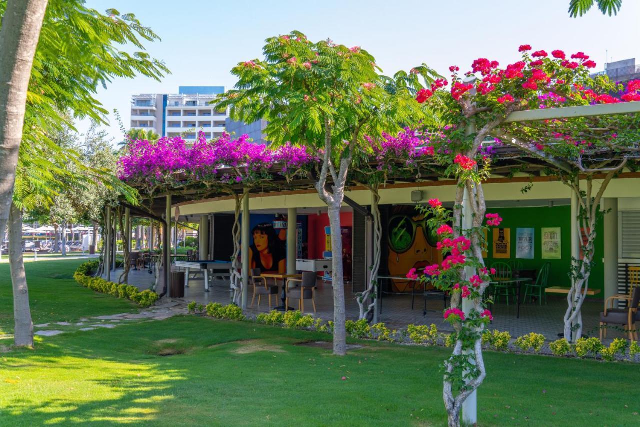 Lara Barut Collection-ultra Antalya